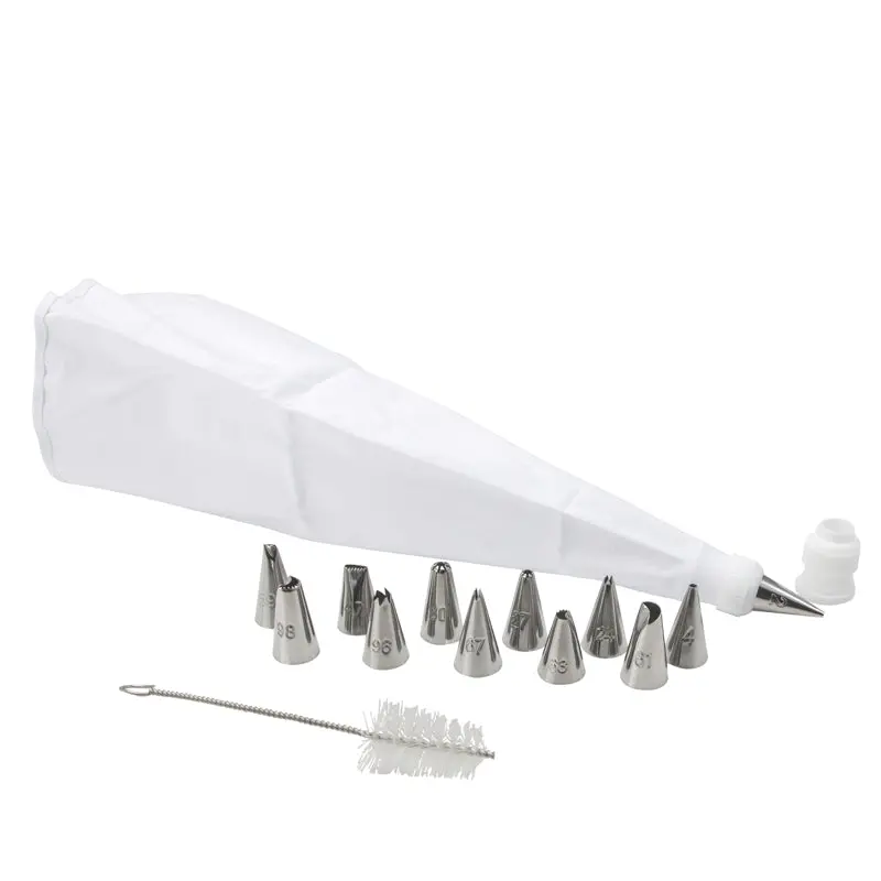 A La Tarte 16-Piece Icing And Cake Decorating Kit 1