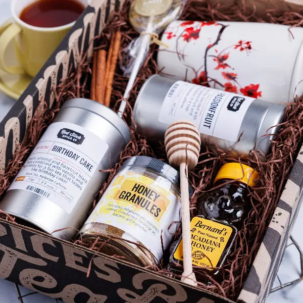 Holiday-Themed Tea & Honey Gift Box – Festive Gourmet Collection 1