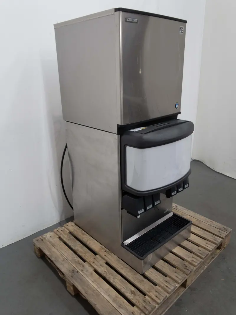 Lancer 4500 Integrated Ice And Beverage Dispensing System - Model 876321 1