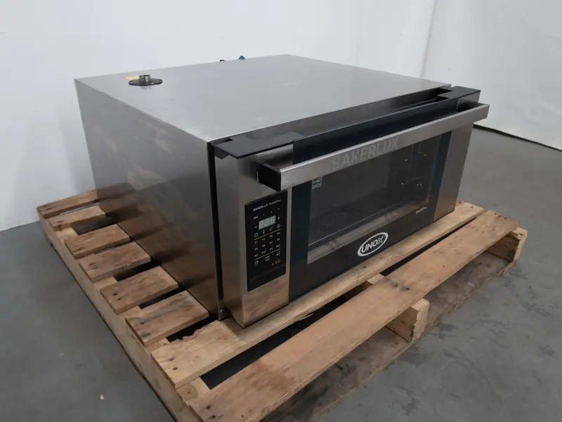 Unox Xeft-03Eu-Eldv Three-Tray Convection Oven – Energy-Efficient Deck Oven For Small-Scale Operations 1